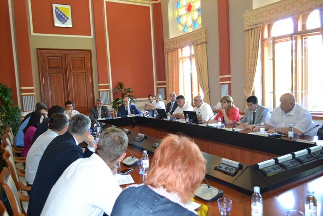 2014-05-28-27_Vanredna_vlada-Sala