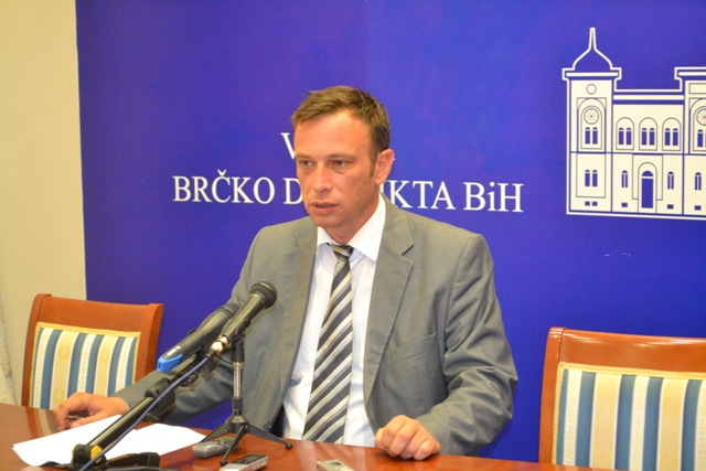 2014-06-25-45_nastavak_vanredne_sjednice_Vlade_BD_BiH-Uros_Vojnovic