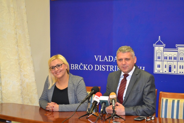 2016-11-09-Institut_za_razvoj_mladih_KULT_kod_gradonacelnika-4